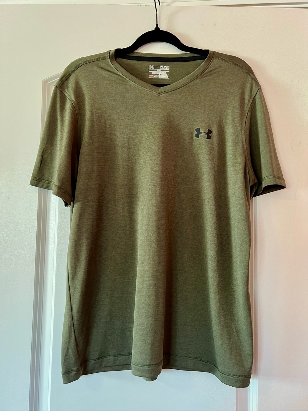 Under Armour Men's Short-Sleeve V-Neck Tee in Olive Green